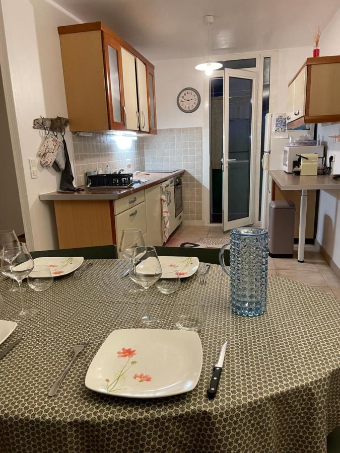 Appartement Les Pieds Dans L'Eau Saint-Mandrier-sur-Mer Exteriör bild