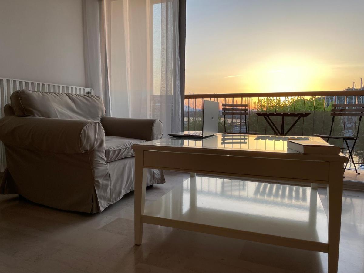 Appartement Les Pieds Dans L'Eau Saint-Mandrier-sur-Mer Exteriör bild